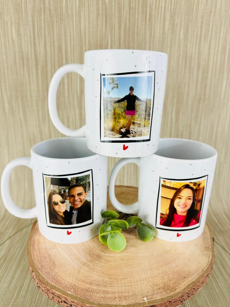 Canecas de porcelana branca personalizadas com fotos de momentos especiais para presente.